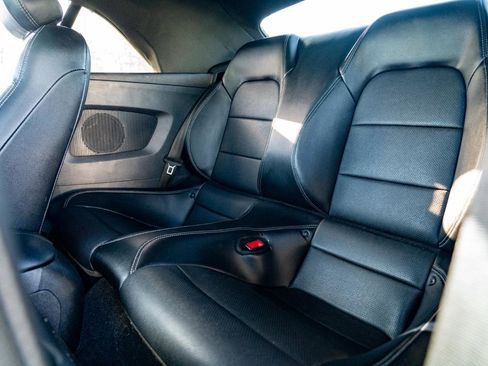 Used 2019 Ford Mustang Premium image 17