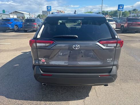 Used 2025 Toyota RAV4 XLE AWD/4WD image 6