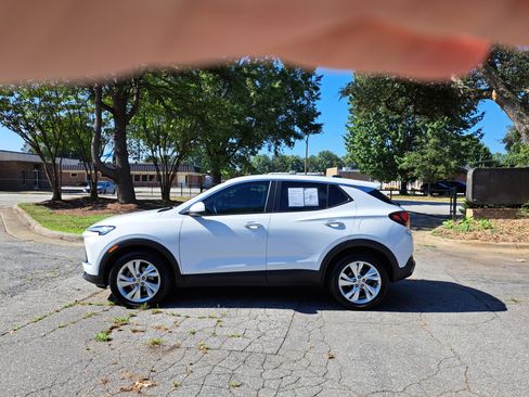 Used 2024 Buick Encore GX Preferred FWD image 4