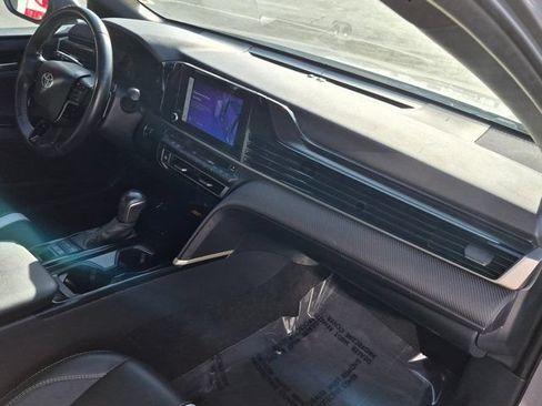 Used 2025 Toyota Camry SE FWD image 6