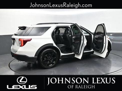 Used 2024 Ford Explorer ST-Line w/ Class IV Trailer Tow Package RWD image 23