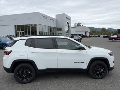 Certified 2026 Jeep Compass Latitude w/ Quick Order Package 29K AWD/4WD image 6