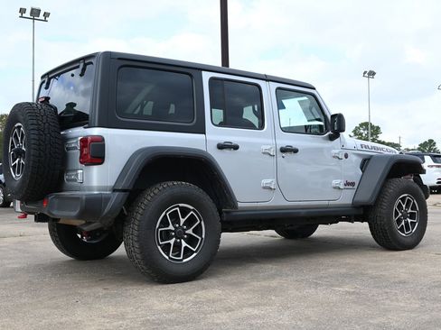 Used 2024 Jeep Wrangler Unlimited Rubicon AWD/4WD image 5