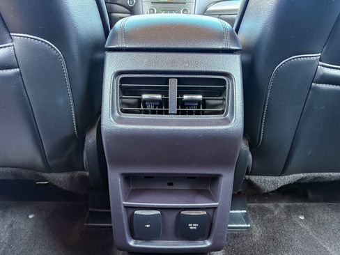 Used 2018 Ford Edge SEL w/ Equipment Group 201A AWD/4WD image 29