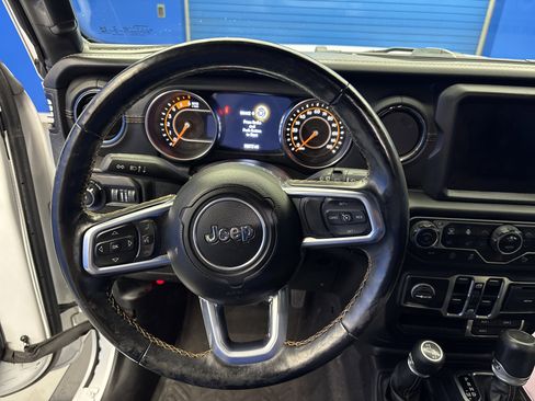Used 2021 Jeep Wrangler Unlimited Sahara AWD/4WD image 13