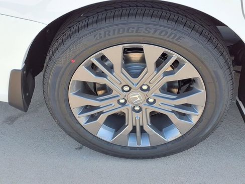 New 2026 Honda Odyssey Touring image 9