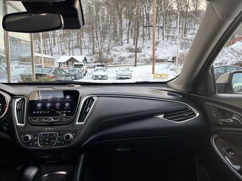 Used 2024 Chevrolet Malibu LT image 36