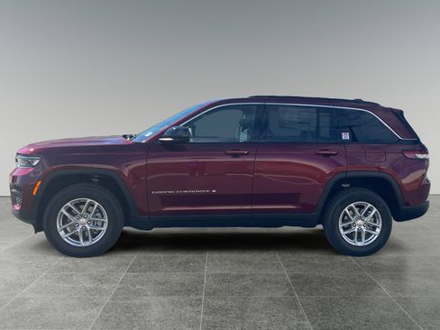 New 2026 Jeep Grand Cherokee Laredo RWD image 2