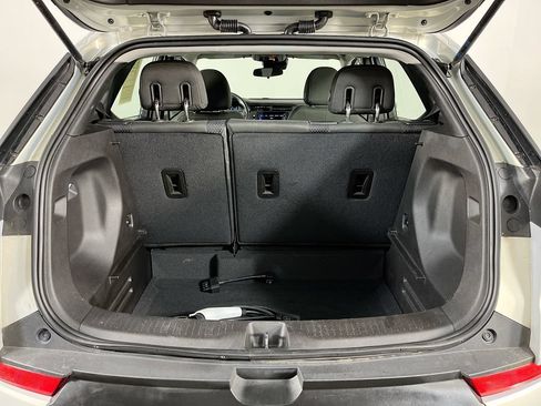 Used 2023 Chevrolet Bolt EUV LT w/ Driver Confidence Package FWD image 10