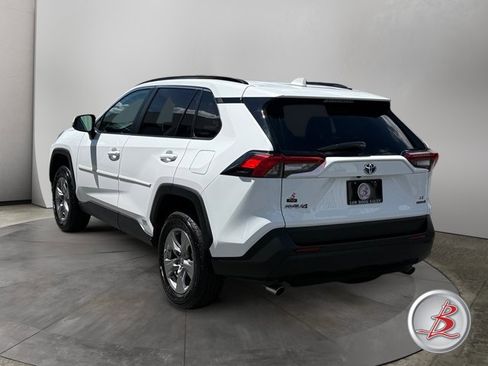 Used 2024 Toyota RAV4 LE AWD/4WD image 5