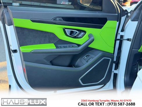 Used 2022 Lamborghini Urus image 21