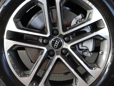 New 2025 Audi Q5 Premium image 7