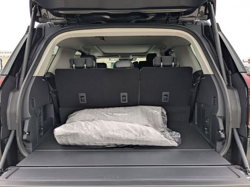 New 2026 Ford Expedition Active RWD image 11
