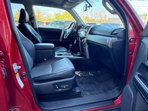 Used 2017 Toyota 4Runner SR5 Premium image 17