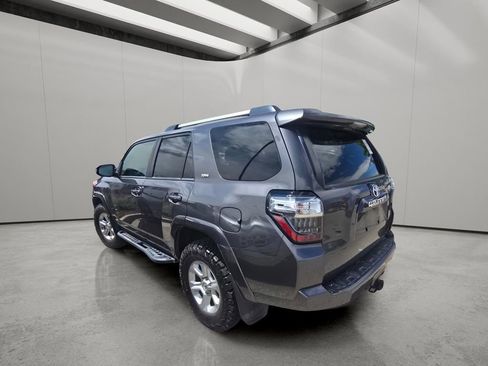 Used 2020 Toyota 4Runner SR5 AWD/4WD image 5