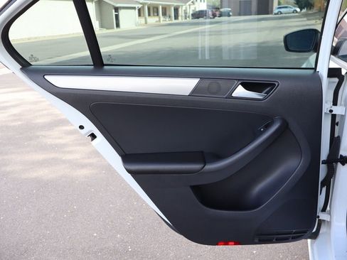 Used 2015 Volkswagen Jetta SE image 24
