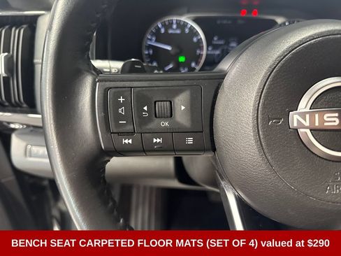 Used 2024 Nissan Pathfinder SV FWD image 3