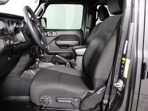 Used 2023 Jeep Gladiator Sport w/ Off Road Group image 25