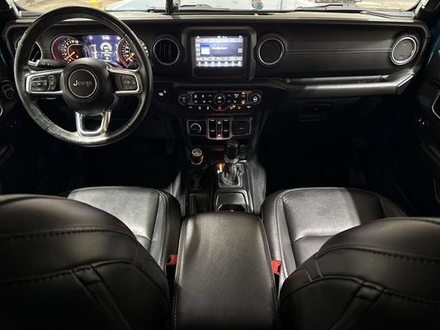 Used 2020 Jeep Wrangler Unlimited Sahara w/ Dual Top Group AWD/4WD image 10