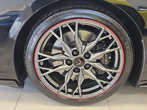 Used 2024 Chevrolet Corvette Stingray Premium Conv w/ Z51 Performance Package RWD image 27