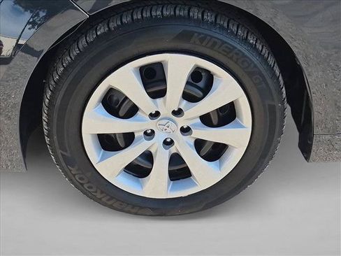Used 2024 Toyota Corolla LE FWD image 22