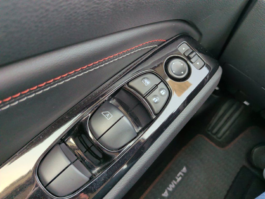 Used 2023 Nissan Altima 2.5 SR w/ SR Premium Package AWD/4WD image 28