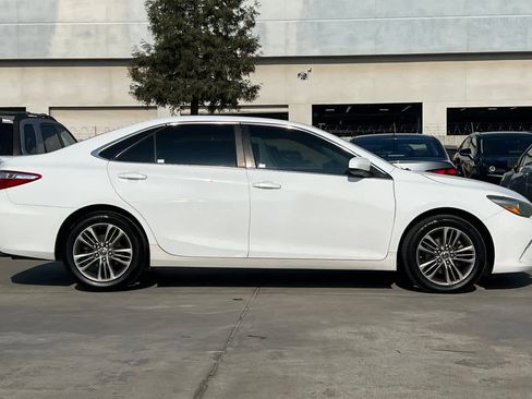 Used 2015 Toyota Camry SE image 9