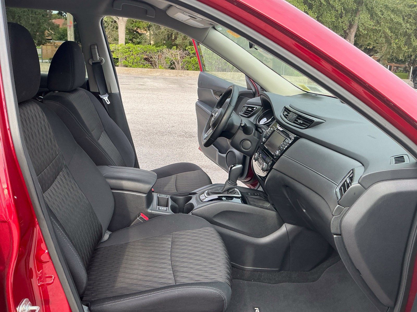 Certified 2019 Nissan Rogue SV w/ Premium Package AWD/4WD image 17