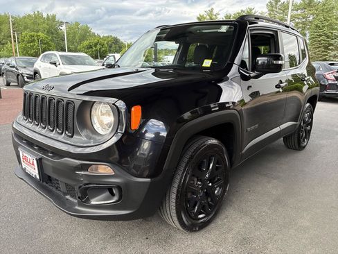 Used 2017 Jeep Renegade Altitude AWD/4WD image 3