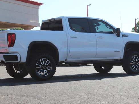 Used 2020 GMC Sierra 1500 AT4 w/ AT4 Premium Package AWD/4WD image 3