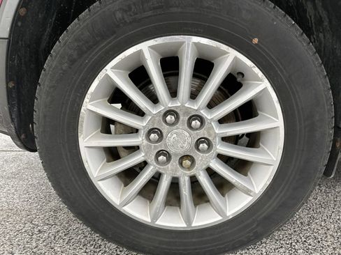 Used 2010 Buick Enclave CXL AWD/4WD image 18