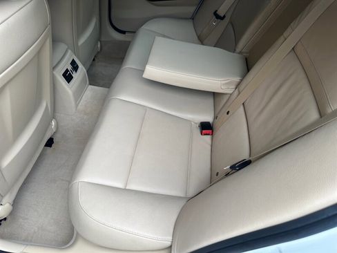 Used 2011 BMW 328i xDrive Sedan image 21