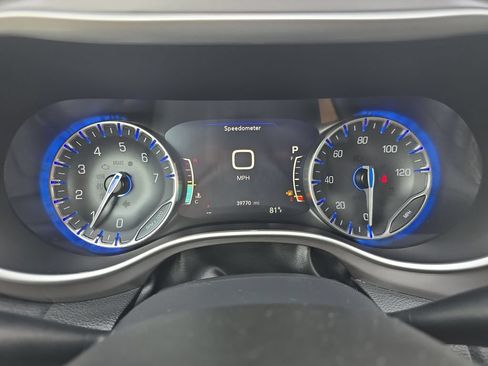 Used 2025 Chrysler Pacifica Select FWD image 20
