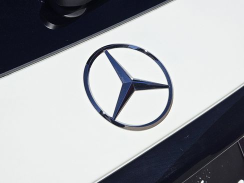 Certified 2026 Mercedes-Benz GLC 300 image 9