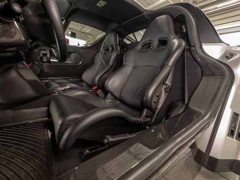 Used 2003 Ferrari Enzo RWD image 19