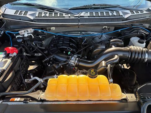 Used 2017 Ford F150 XLT image 15