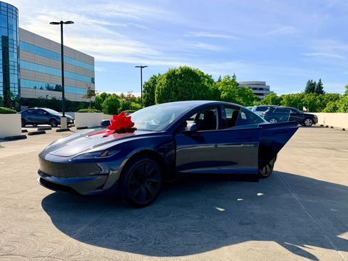 Used 2025 Tesla Model 3 Long Range RWD image 42