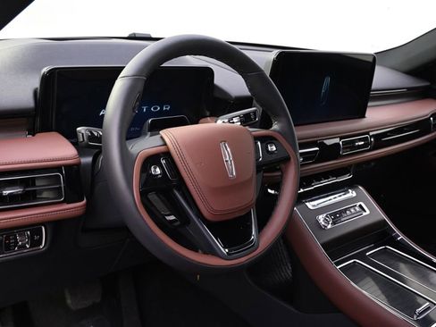 New 2026 Lincoln Aviator Reserve AWD/4WD image 11