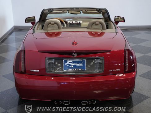 Used 2005 Cadillac XLR image 35
