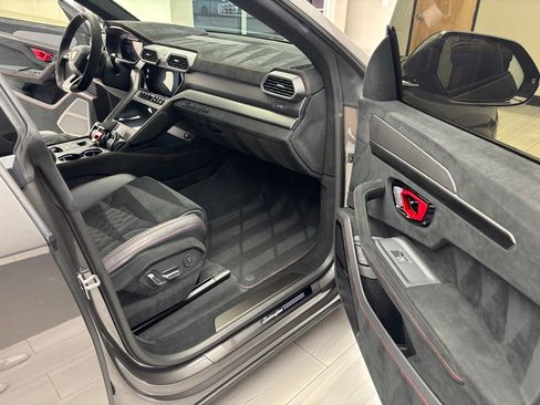 Used 2023 Lamborghini Urus Performante AWD/4WD image 91