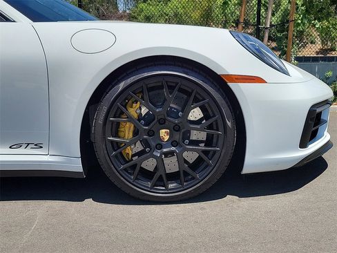 Used 2024 Porsche 911 Carrera GTS image 11