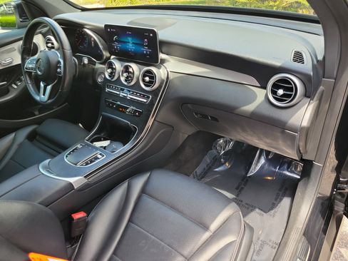 Used 2021 Mercedes-Benz GLC 300 image 11