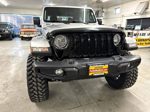 Used 2022 Jeep Gladiator Sport image 59