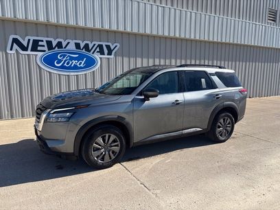 Used 2025 Nissan Pathfinder SV