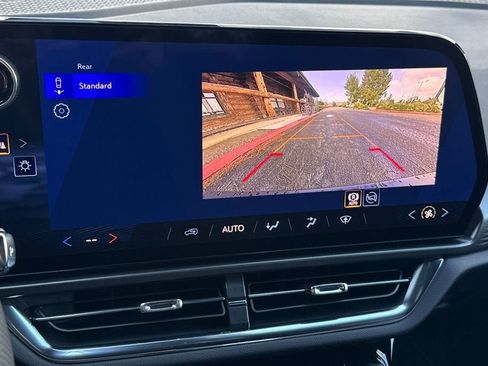 New 2026 Chevrolet Equinox EV LT image 20