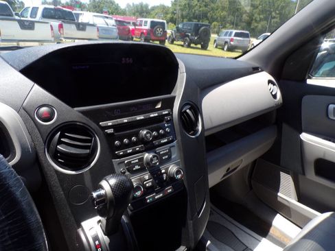 Used 2014 Honda Pilot LX image 9