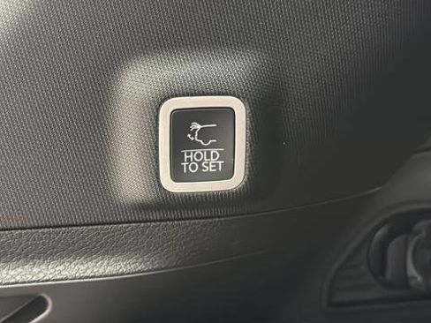 Used 2024 Jeep Grand Cherokee Summit AWD/4WD image 30