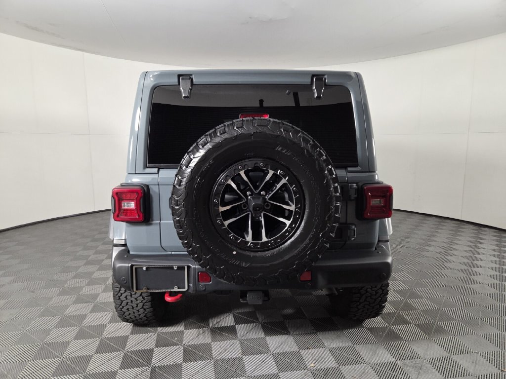 Used 2024 Jeep Wrangler Unlimited Rubicon AWD/4WD image 5