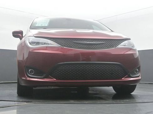 Used 2020 Chrysler Pacifica Touring w/ S Appearance Package FWD image 51