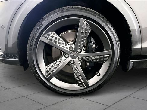 Used 2024 Genesis GV70 3.5T Sport w/ Sport Prestige Package image 10